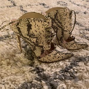 Steve Madden snakeskin heel